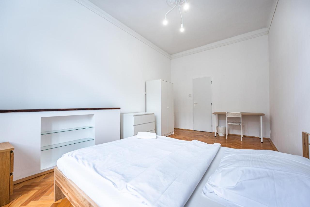 Apartamento Jaromirova 9 Praga
